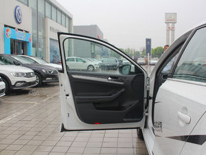 2017款180TSI 自动臻享型 驾驶位车门