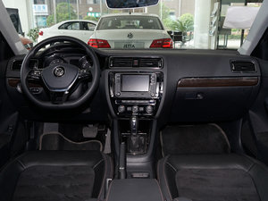 2017款230TSI DSG豪华型 内饰全景