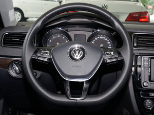 2017款230TSI DSG豪华型 方向盘