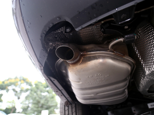 2017款1.6L 自动舒适型 排气管