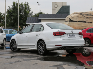 2017款280TSI 自动R-Line 左后45度