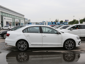 2017280TSI ԄR-Line w^