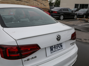 2017280TSI ԄR-Line ^