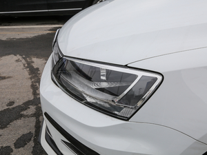 2017280TSI ԄR-Line ^