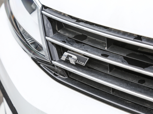 2017280TSI ԄR-Line ^