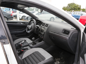 2017280TSI ԄR-Line g