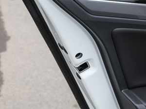 2017280TSI ԄR-Line g