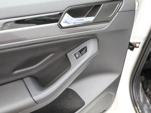 2017280TSI ԄR-Line g