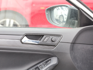 2017280TSI ԄR-Line g