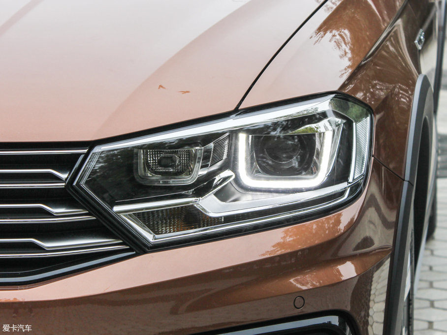 2017εI(lng) 230TSI DSGA