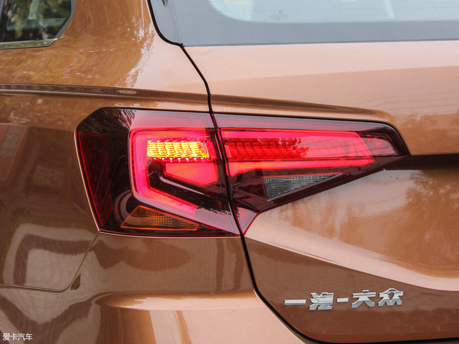 2017εI(lng) 230TSI DSGA