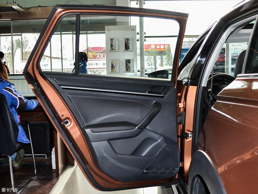 2017εI(lng) 230TSI DSGA