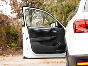 2017230TSI DSGm {λ܇T