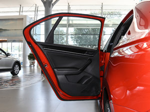 2017230TSI DSG\Ӱ ܇T