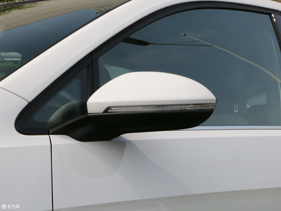 2018ߠ 280TSI ԄR-Line