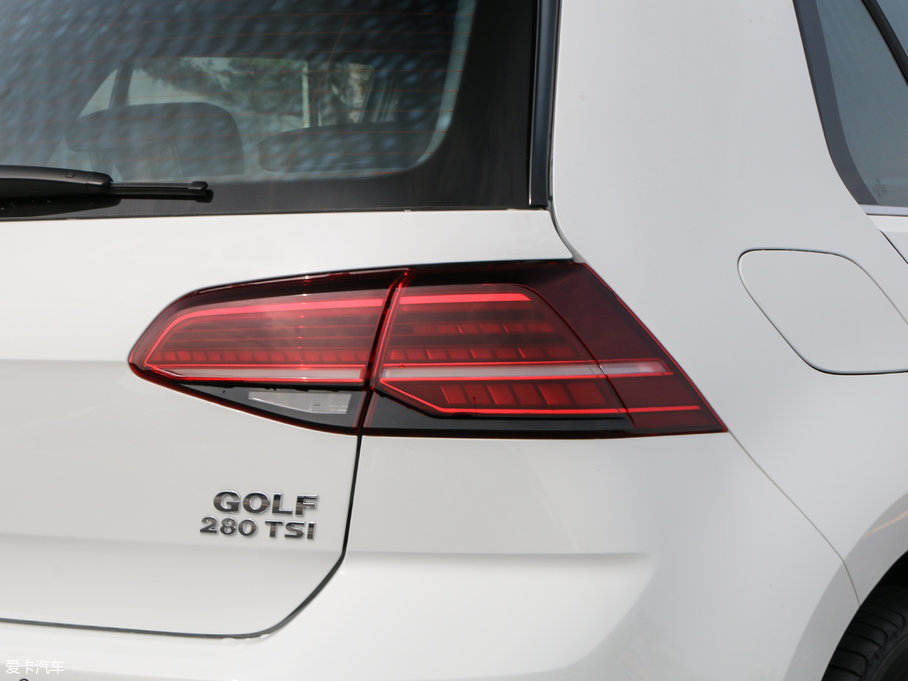 2018ߠ 280TSI ԄR-Line