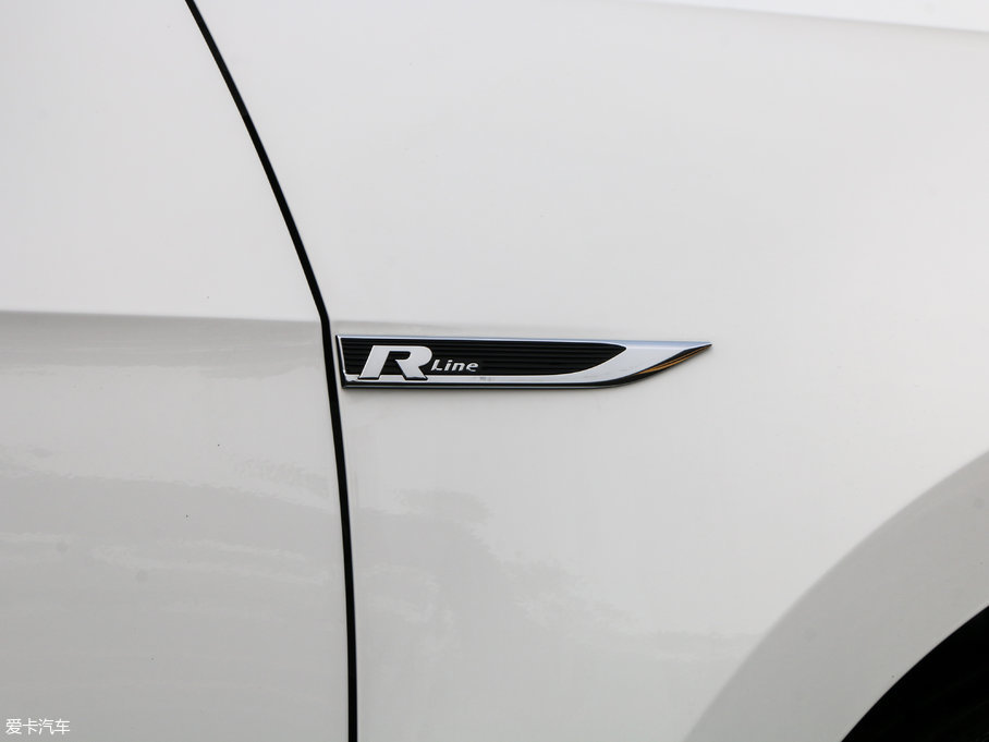 2018ߠ 280TSI ԄR-Line