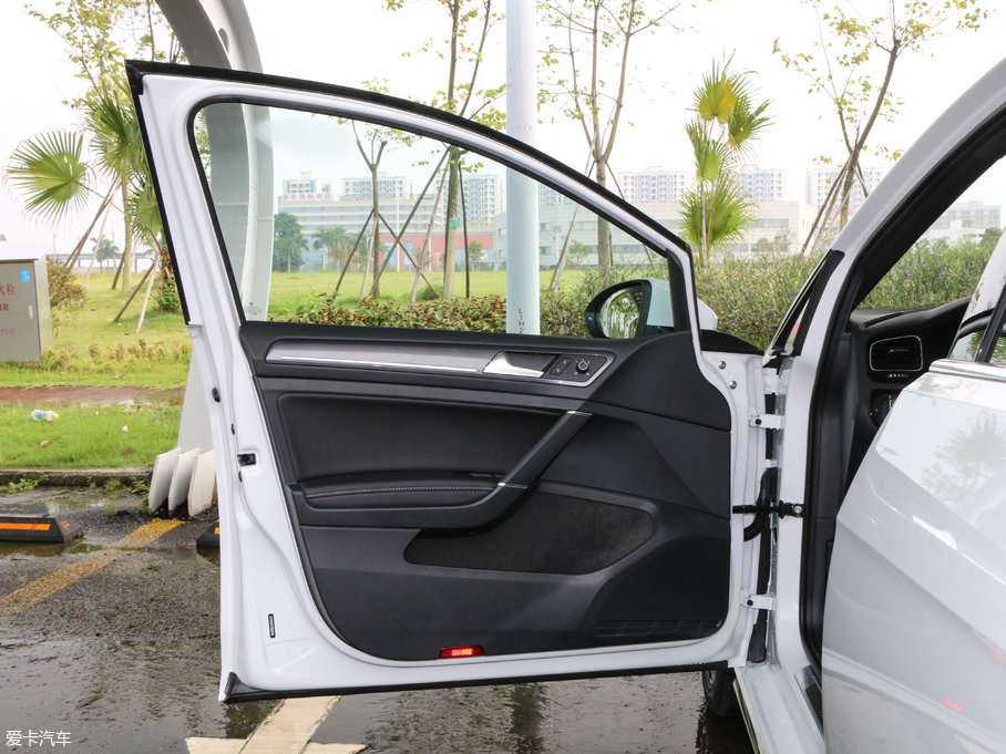 2018ߠ 280TSI ԄR-Line