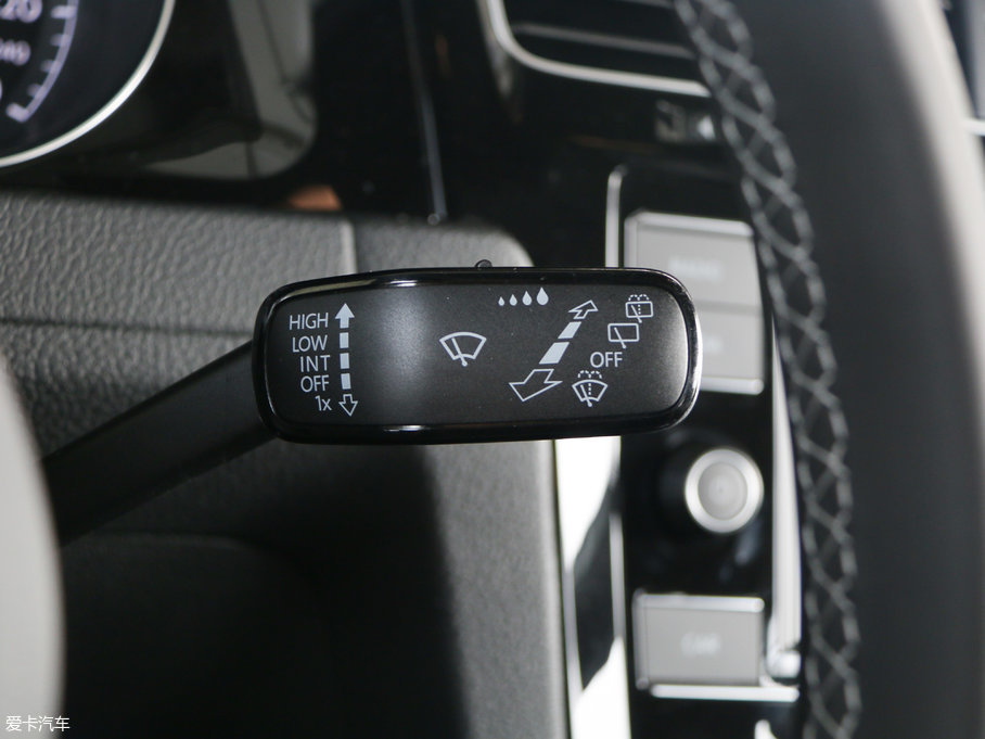 2018ߠ 280TSI ԄR-Line