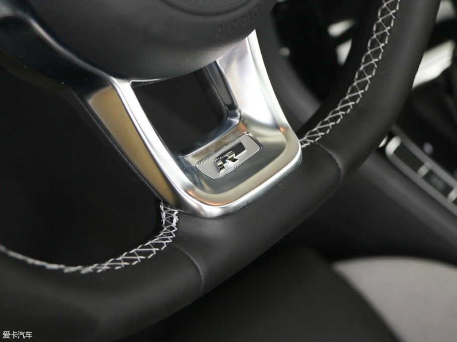 2018��ߠ��� 280TSI �Ԅ�R-Line