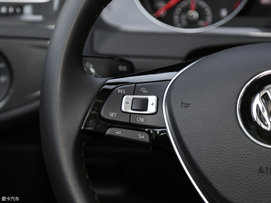 2018��ߠ��� 230TSI �ԄӺ��A��