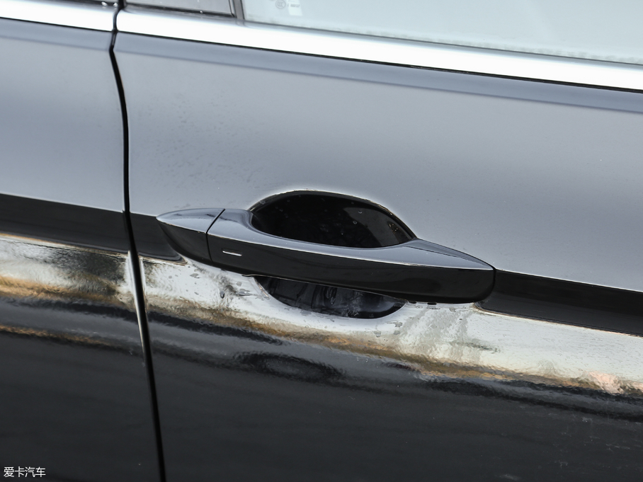 2018���~�v 380TSI DSG ���A��