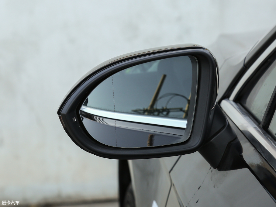 2018���~�v 380TSI DSG ���A��