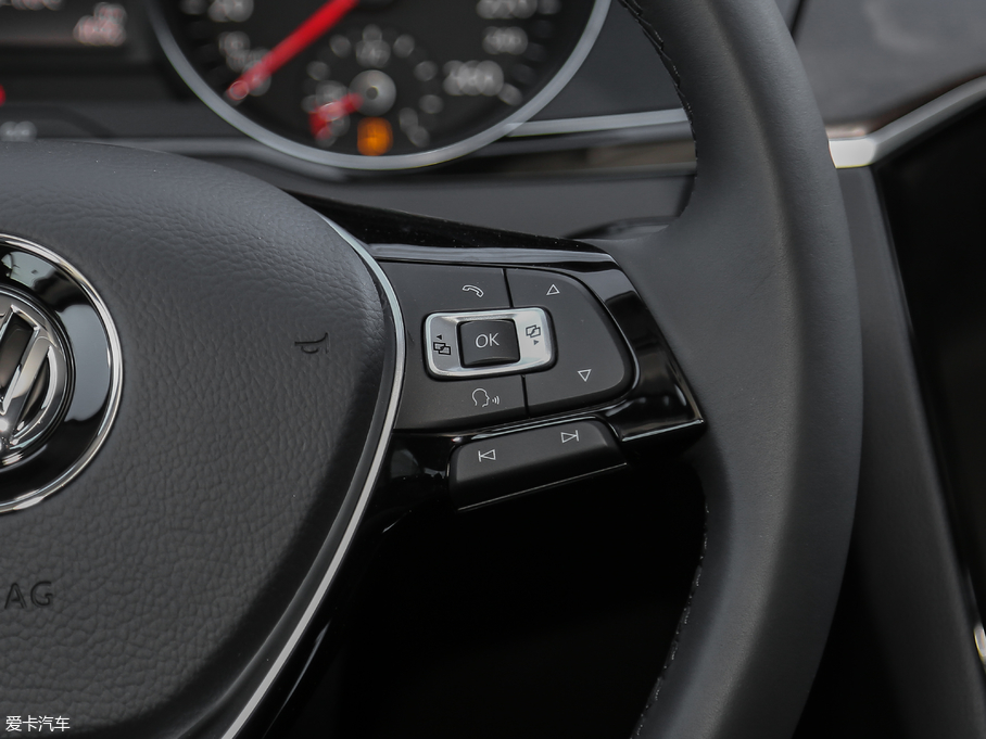 2018���~�v 380TSI DSG ���A��