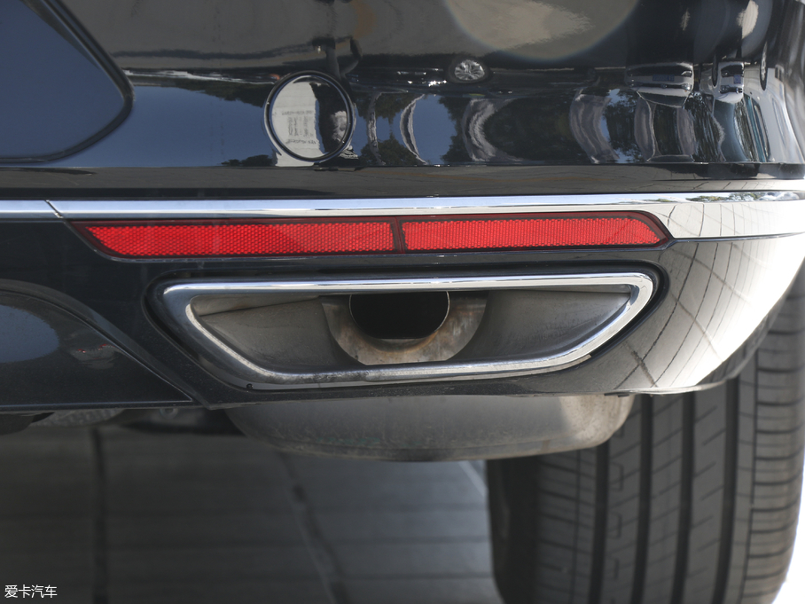 2018���~�v 380TSI DSG ���F��