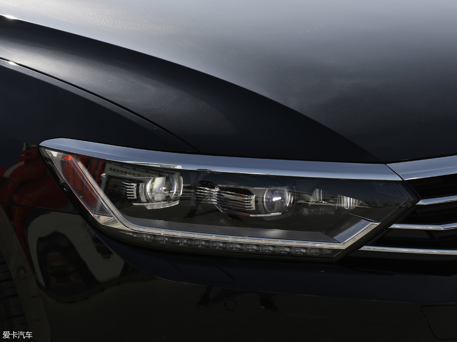 2018���~�v 380TSI DSG ���F��