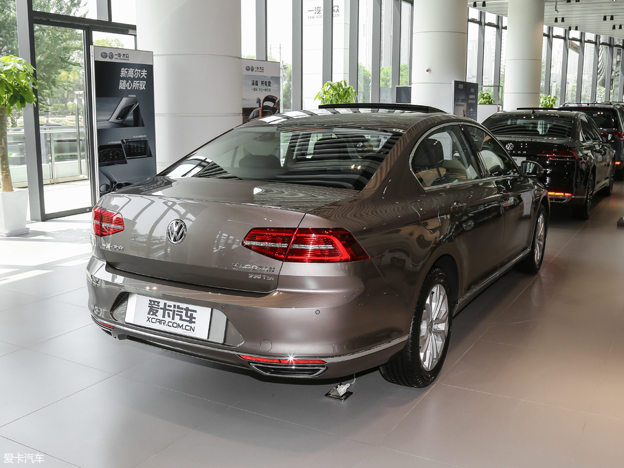 2018~v Ŀ 330TSI DSG A