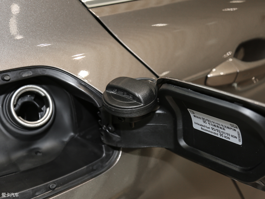 2018~v Ŀ 330TSI DSG A