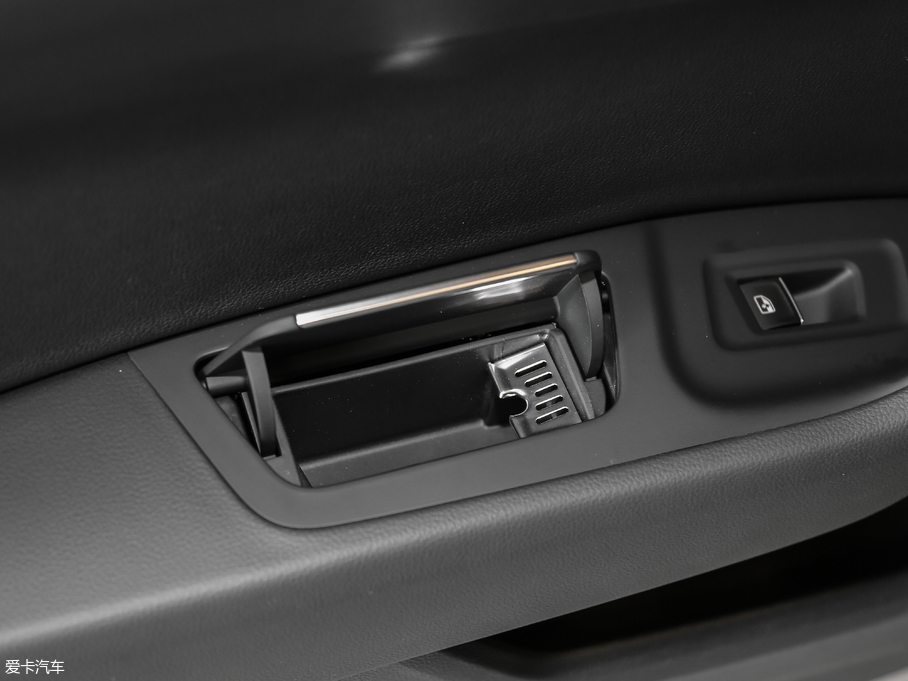 2018~v Ŀ 330TSI DSG A