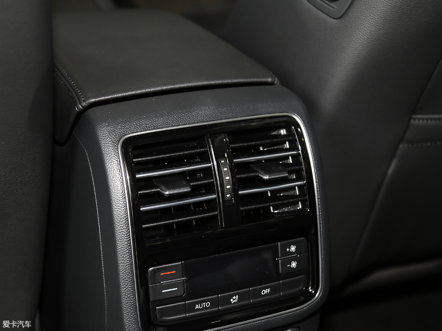 2018~v Ŀ 330TSI DSG A