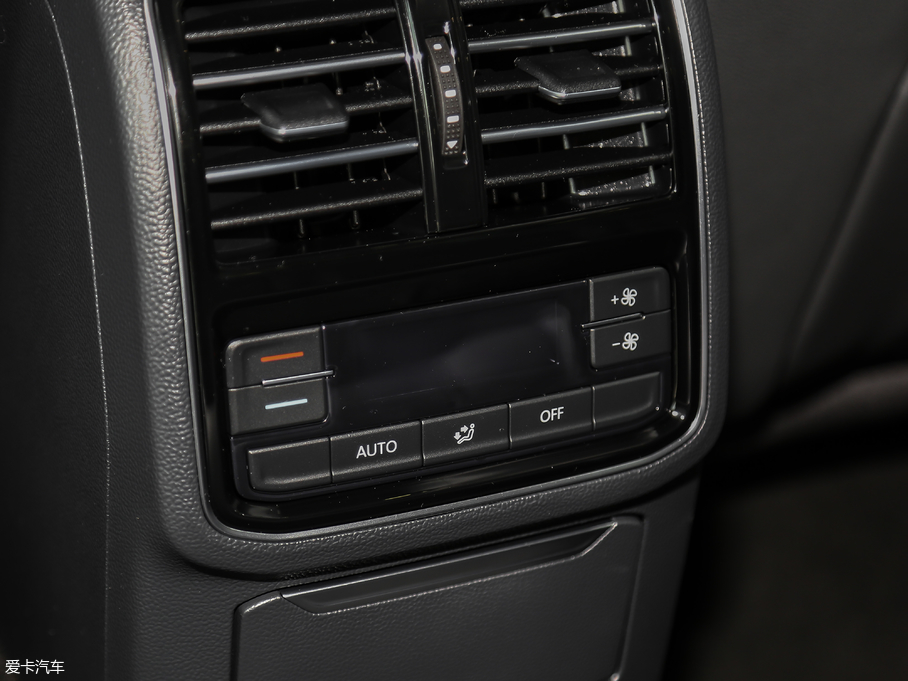 2018~v Ŀ 330TSI DSG A