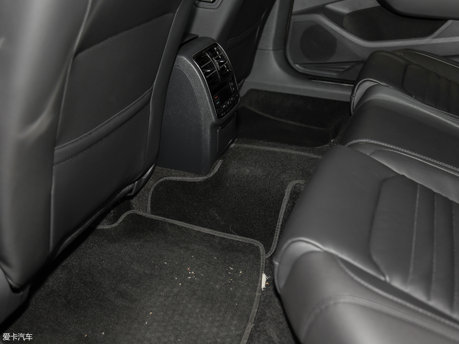 2018~v Ŀ 330TSI DSG A