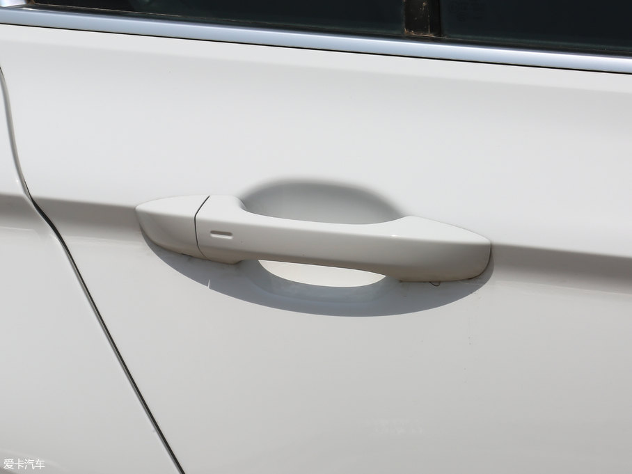 2018~v Ŀ 330TSI DSG A