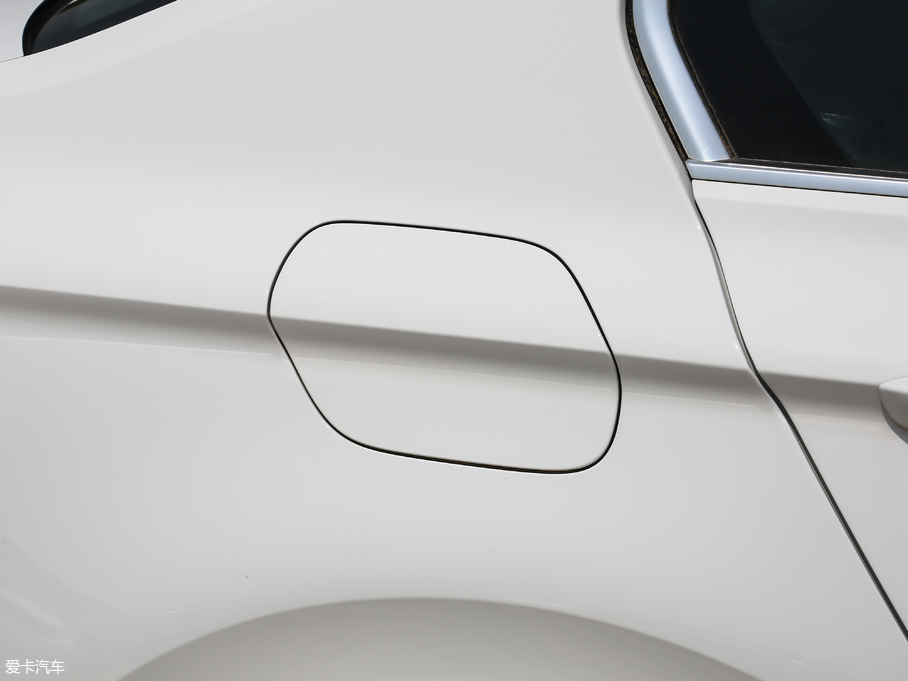 2018~v Ŀ 330TSI DSG A