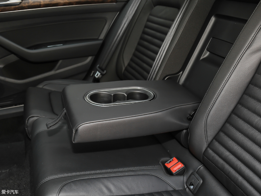 2018���~�v �Ŀ� 330TSI DSG ���A��