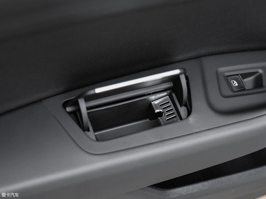 2018���~�v �Ŀ� 330TSI DSG ���A��