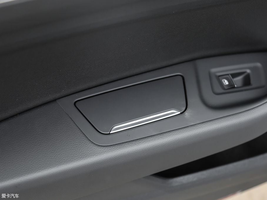 2018���~�v �Ŀ� 330TSI DSG ���A��