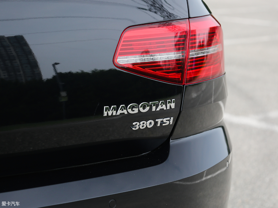 2018���~�v 380TSI DSG ��Ş��