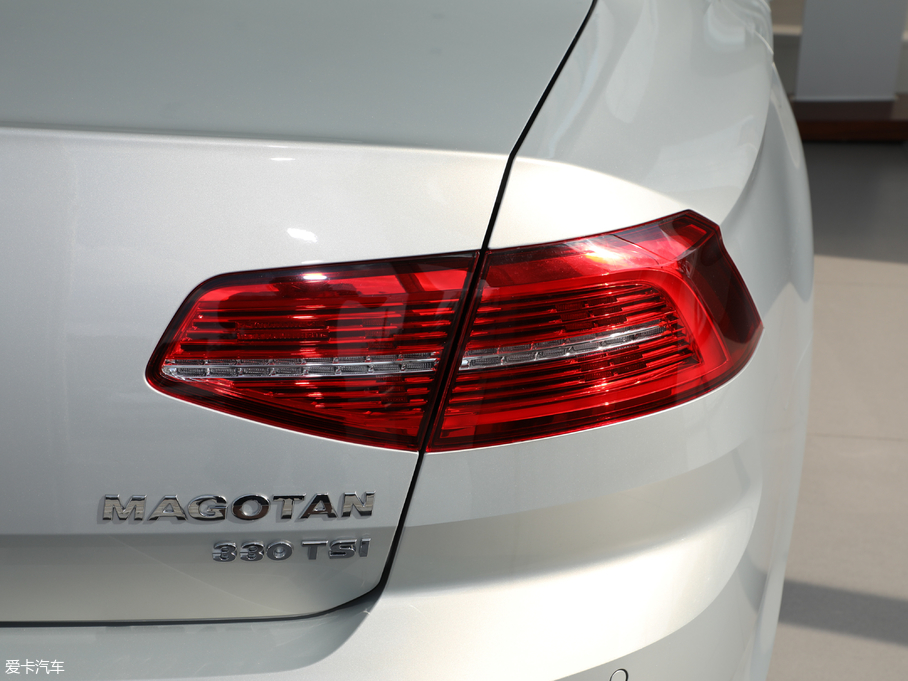 2018~v Ŀ 330TSI DSG A