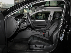 2018款280TSI DSG 领先型 前排空间