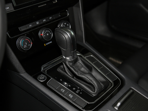 2018款280TSI DSG 领先型 换挡杆