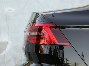 2018380TSI DSG A (ji)^