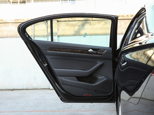 2018款380TSI DSG 豪华型 左后车门
