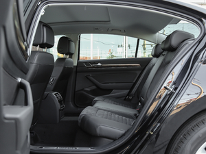 2018款380TSI DSG 豪华型 后排空间