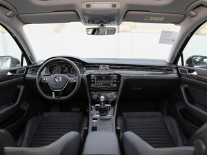 2018款380TSI DSG 豪华型 内饰全景