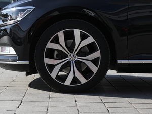 2018款380TSI DSG 尊贵型 轮圈